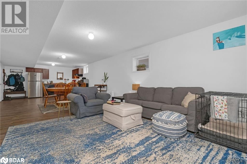 194 COUNTRY Lane Unit# LOWER Image 9