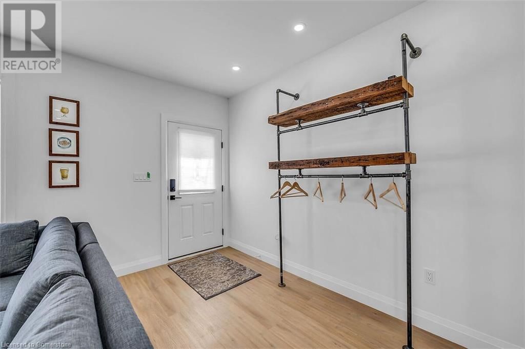 198 DUNDURN Street S Unit# 1 (MAIN) Image 3