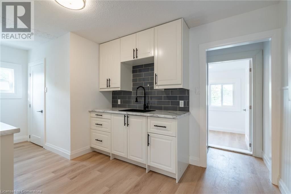 263 KENSINGTON Avenue N Unit# Upper Image 6