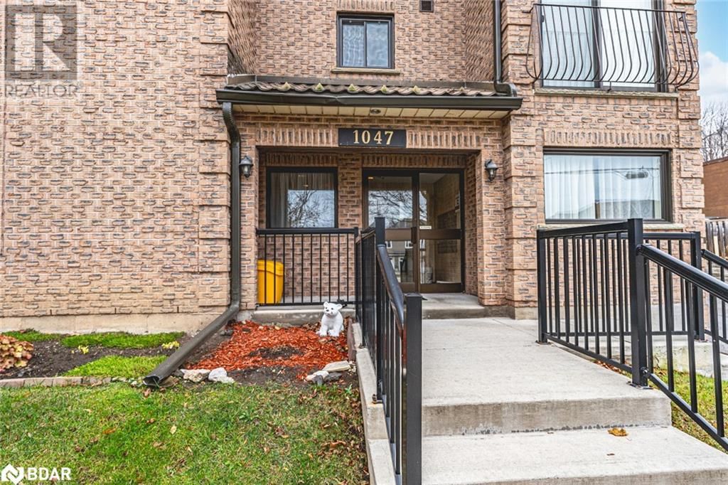 1047 MISSISSAGA STREET WEST Unit# 301 Image 3