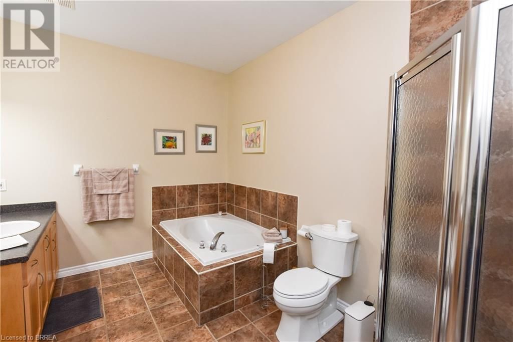 10 COBBLESTONE Drive Unit# 52 Image 17