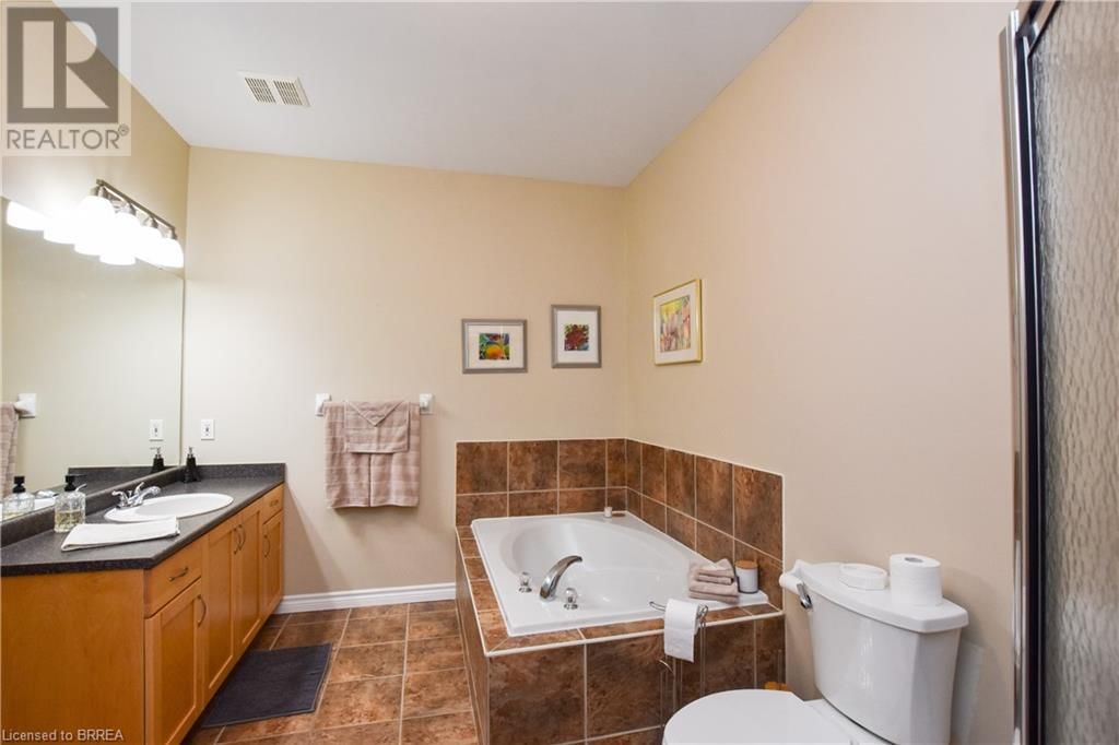 10 COBBLESTONE Drive Unit# 52 Image 18