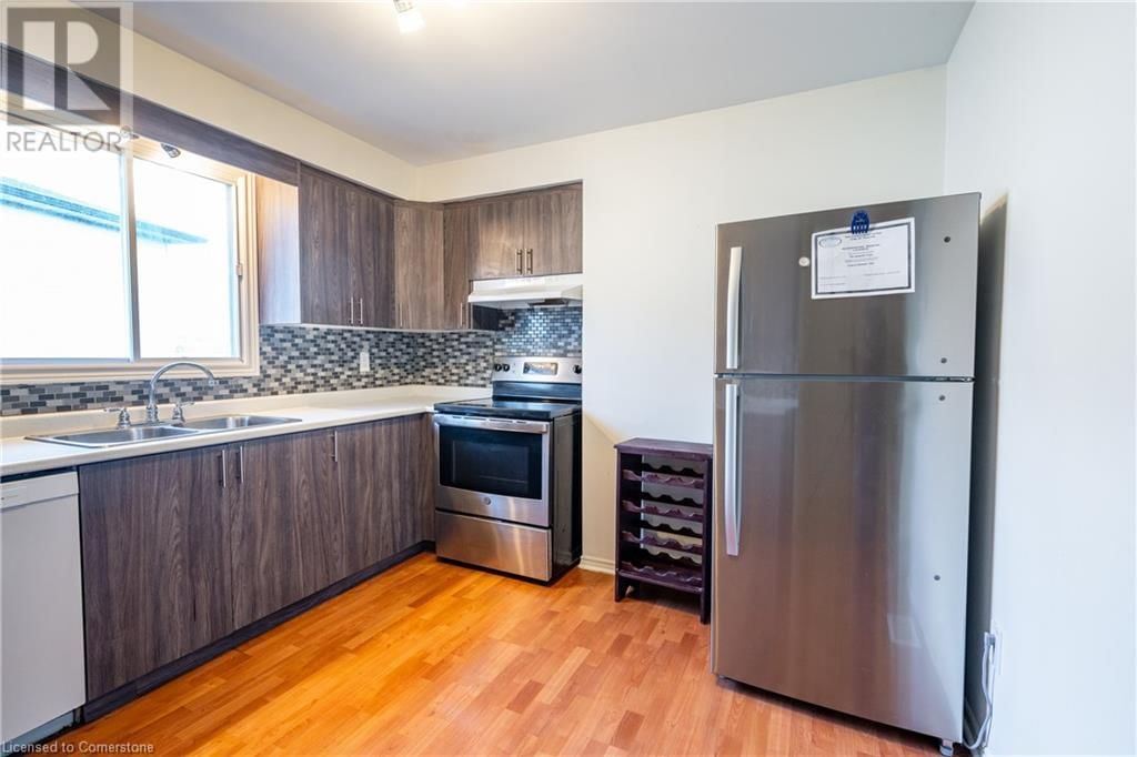 70 LAMPMAN Crescent Unit# Upper Image 7