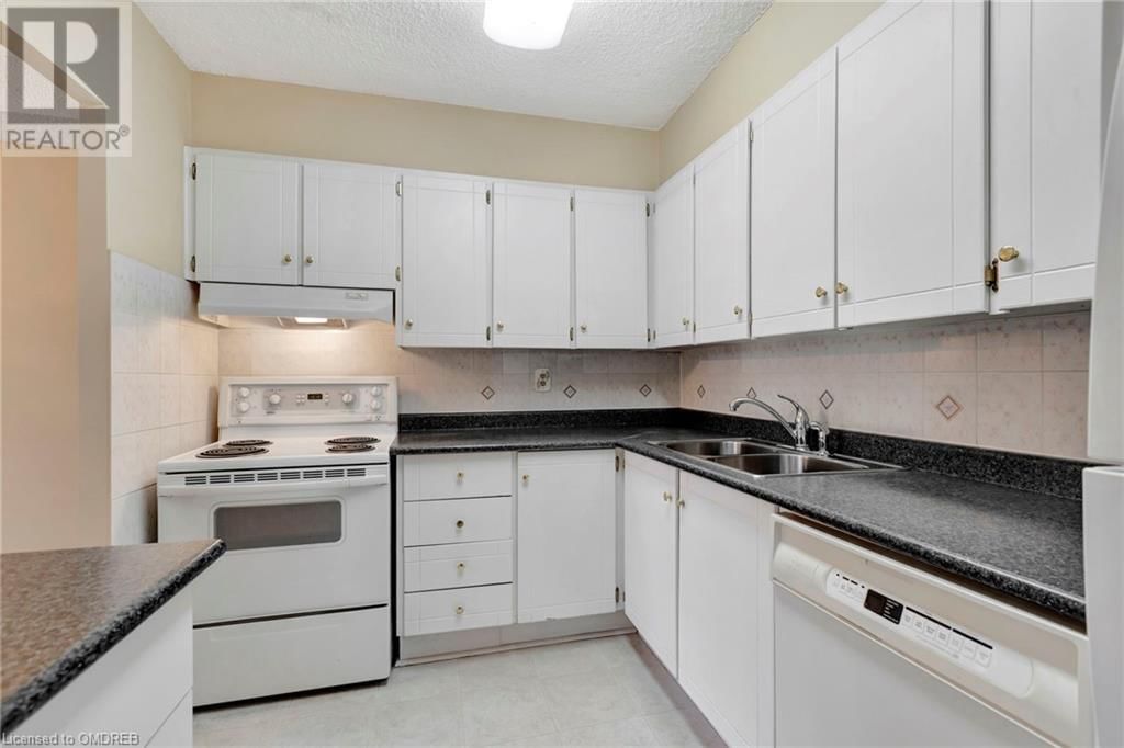 1359 WHITE OAKS Boulevard Unit# 202 Image 12