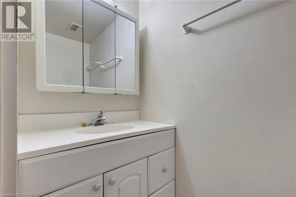 1359 WHITE OAKS Boulevard Unit# 202 Image 17