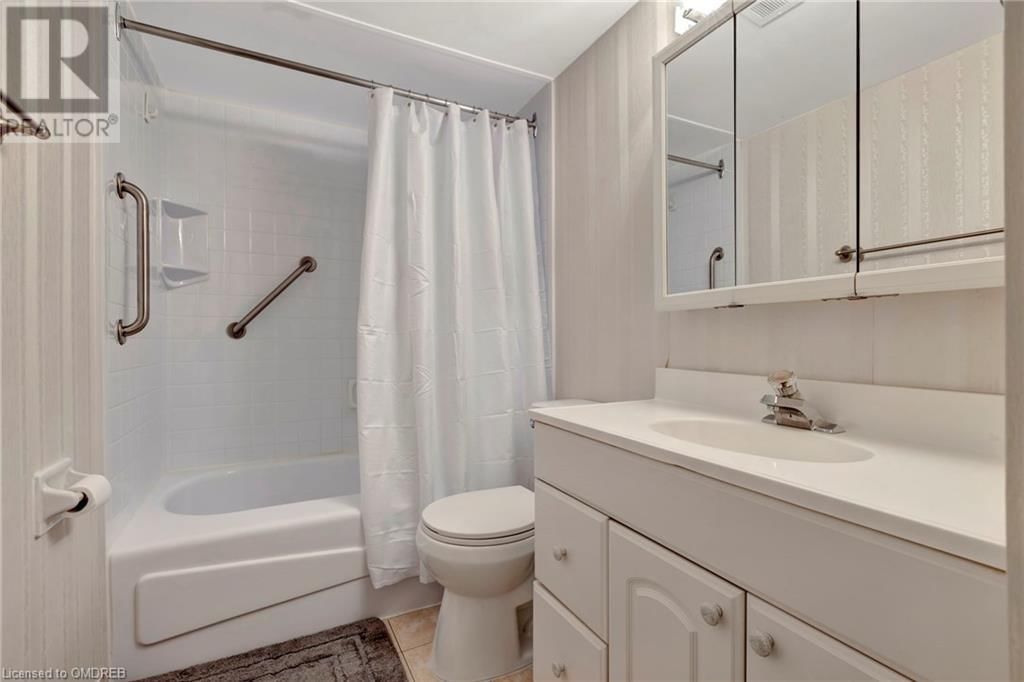 1359 WHITE OAKS Boulevard Unit# 202 Image 19