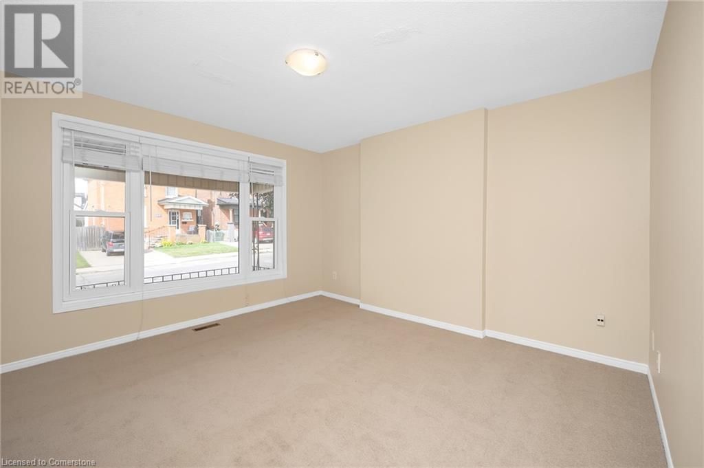 Main - 442 MARY STREET Image 10