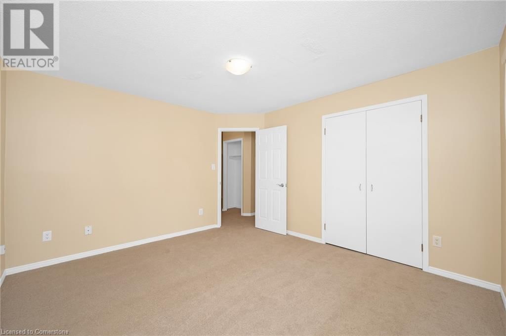 Main - 442 MARY STREET Image 11