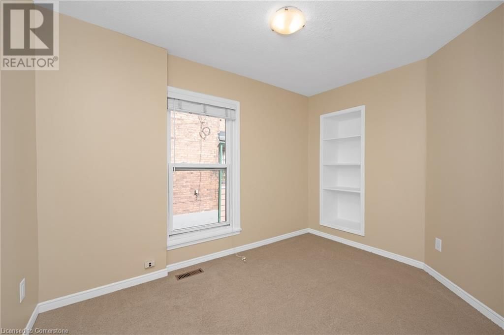 Main - 442 MARY STREET Image 12