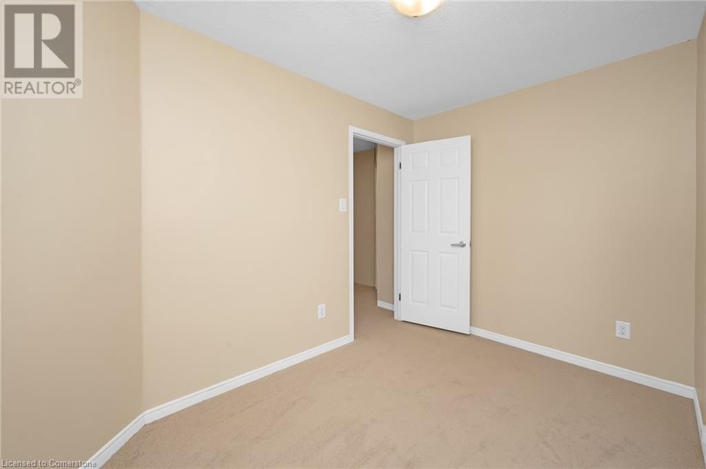 Main - 442 MARY STREET Image 13
