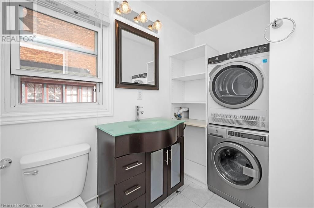 Main - 442 MARY STREET Image 14