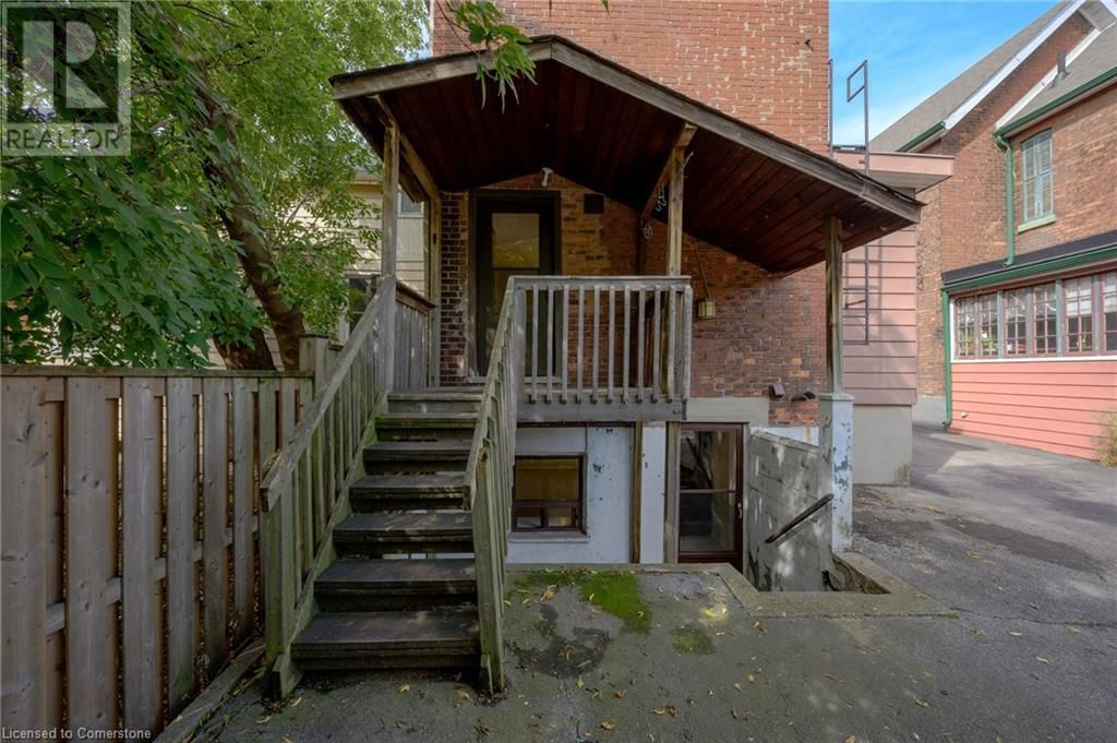 Main - 442 MARY STREET Image 3
