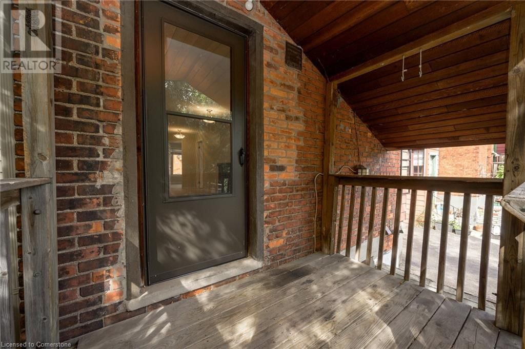 Main - 442 MARY STREET Image 4