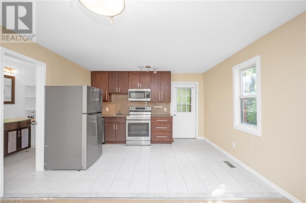 Main - 442 MARY STREET Image 6