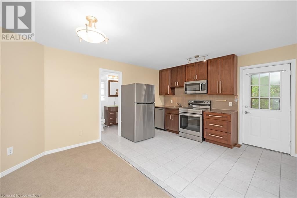 Main - 442 MARY STREET Image 7