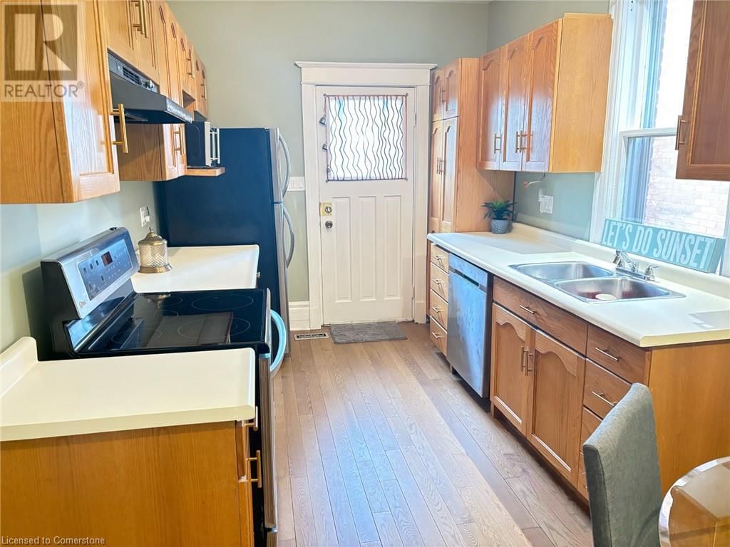 21 SUNSET AVENUE Image 11