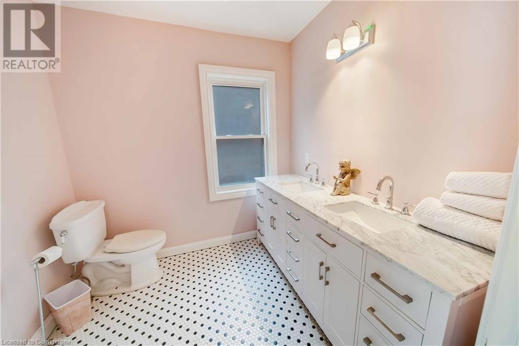 21 SUNSET AVENUE Image 19