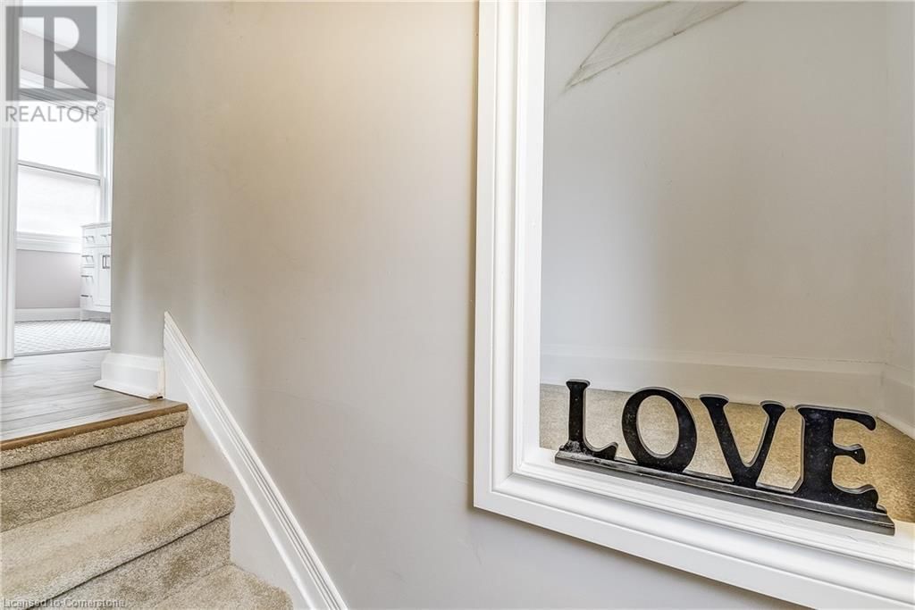 21 SUNSET AVENUE Image 24