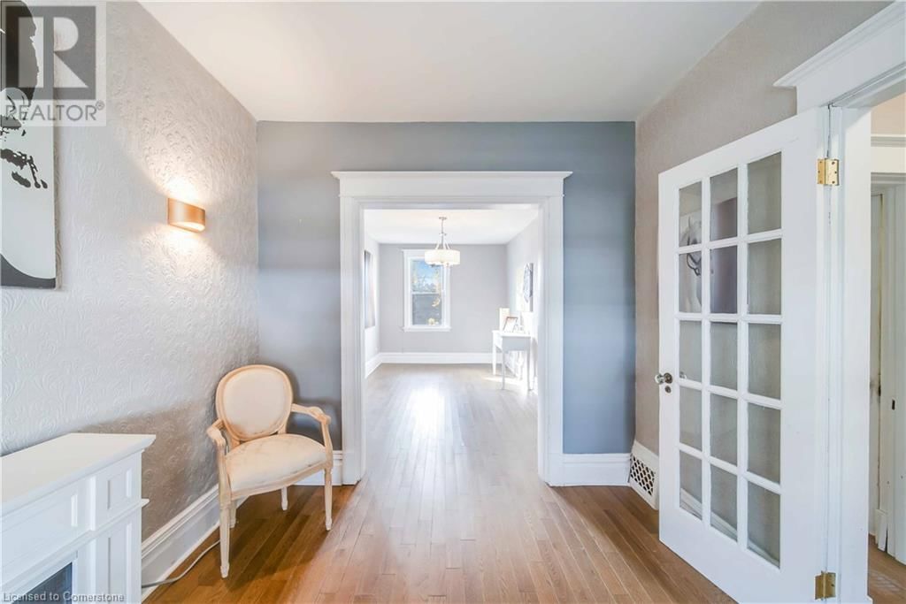 21 SUNSET AVENUE Image 7