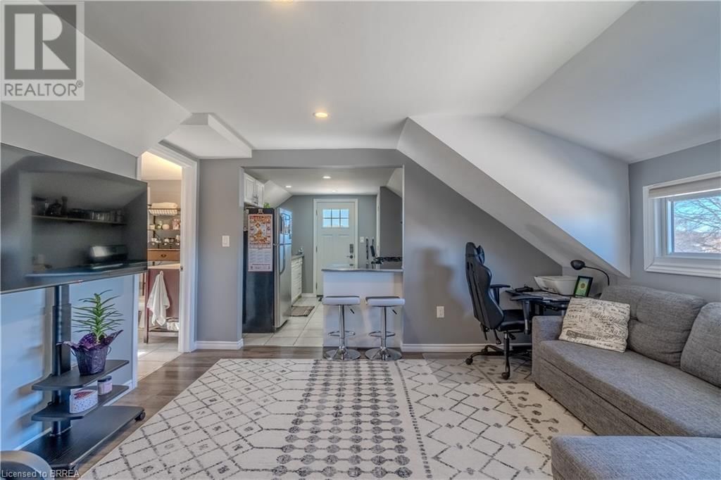 21 WADE AVENUE Image 16
