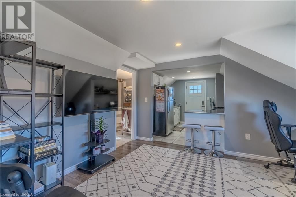 21 WADE AVENUE Image 17