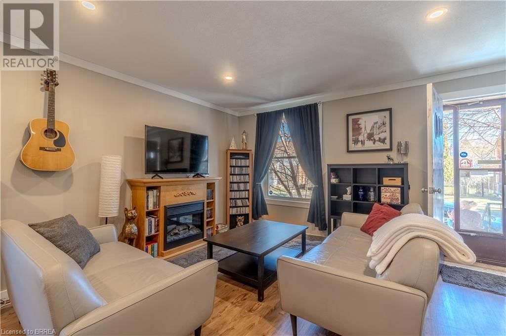 21 WADE AVENUE Image 3
