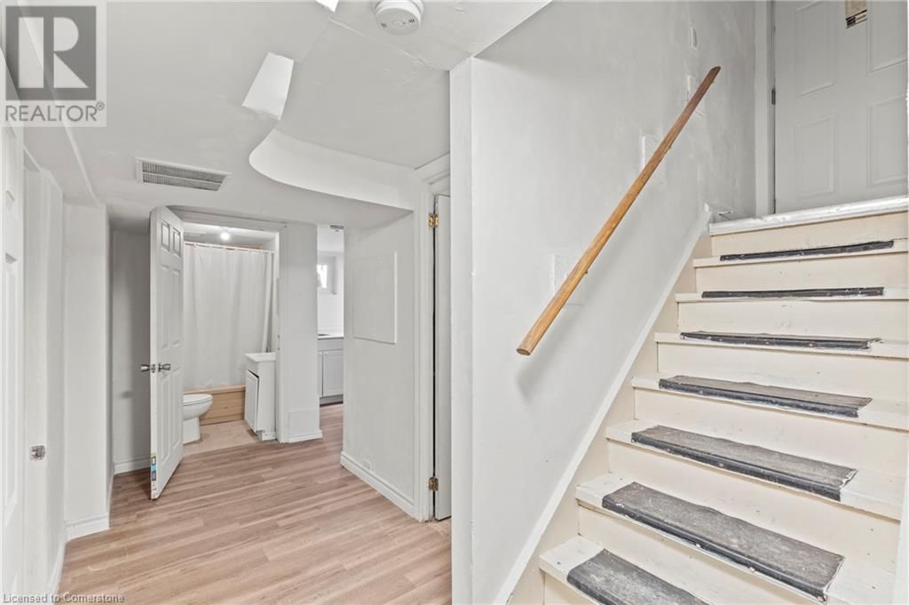 50 WEST 4TH STREET Image 16