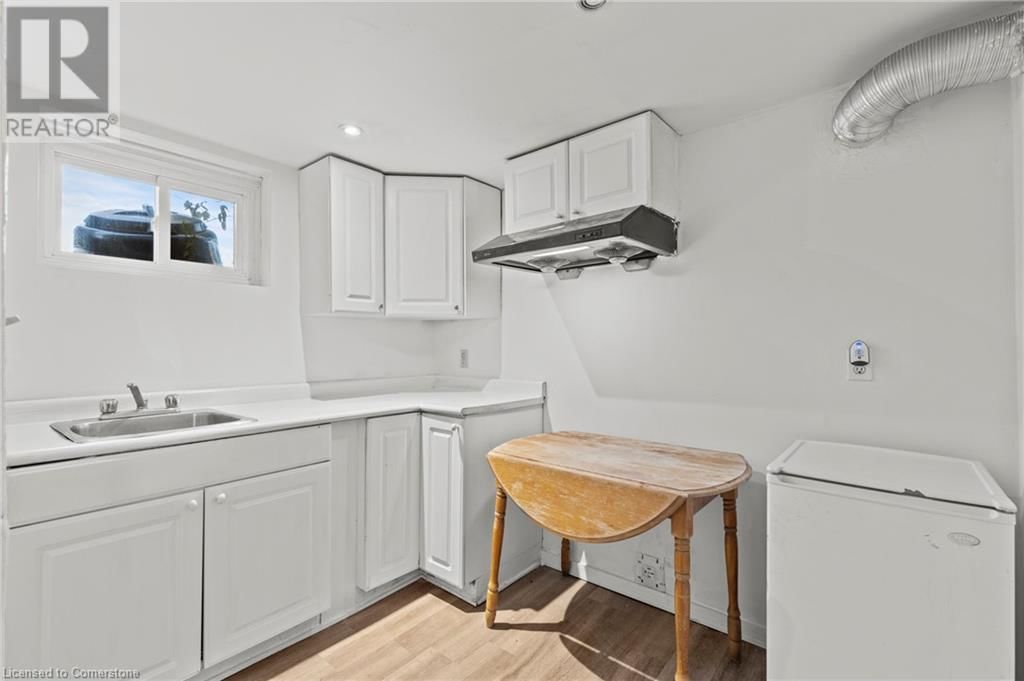 50 WEST 4TH STREET Image 17