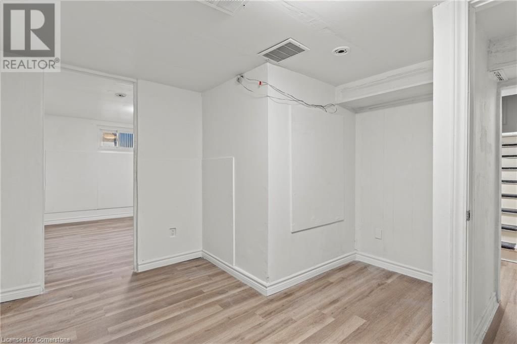 50 WEST 4TH STREET Image 22