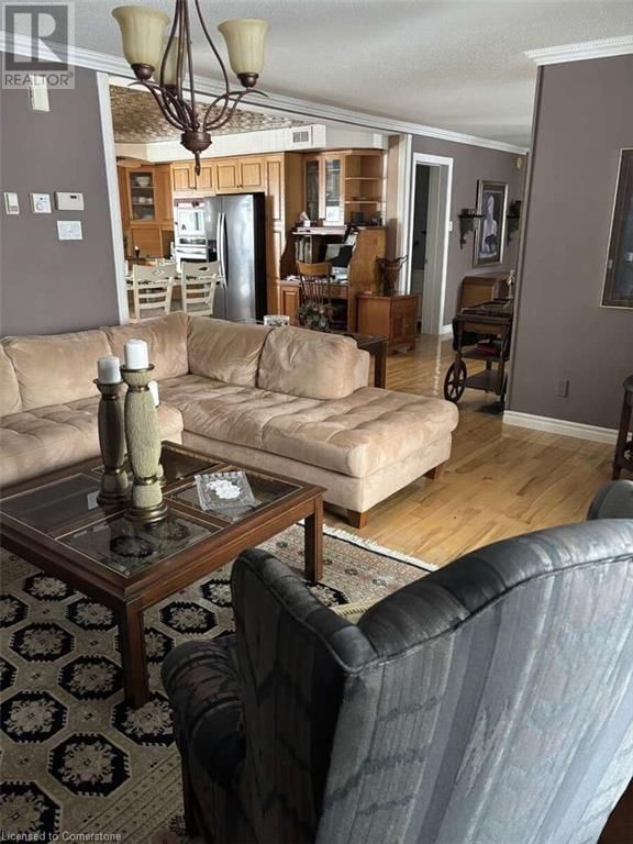 2 JOANNE CRESCENT Image 36