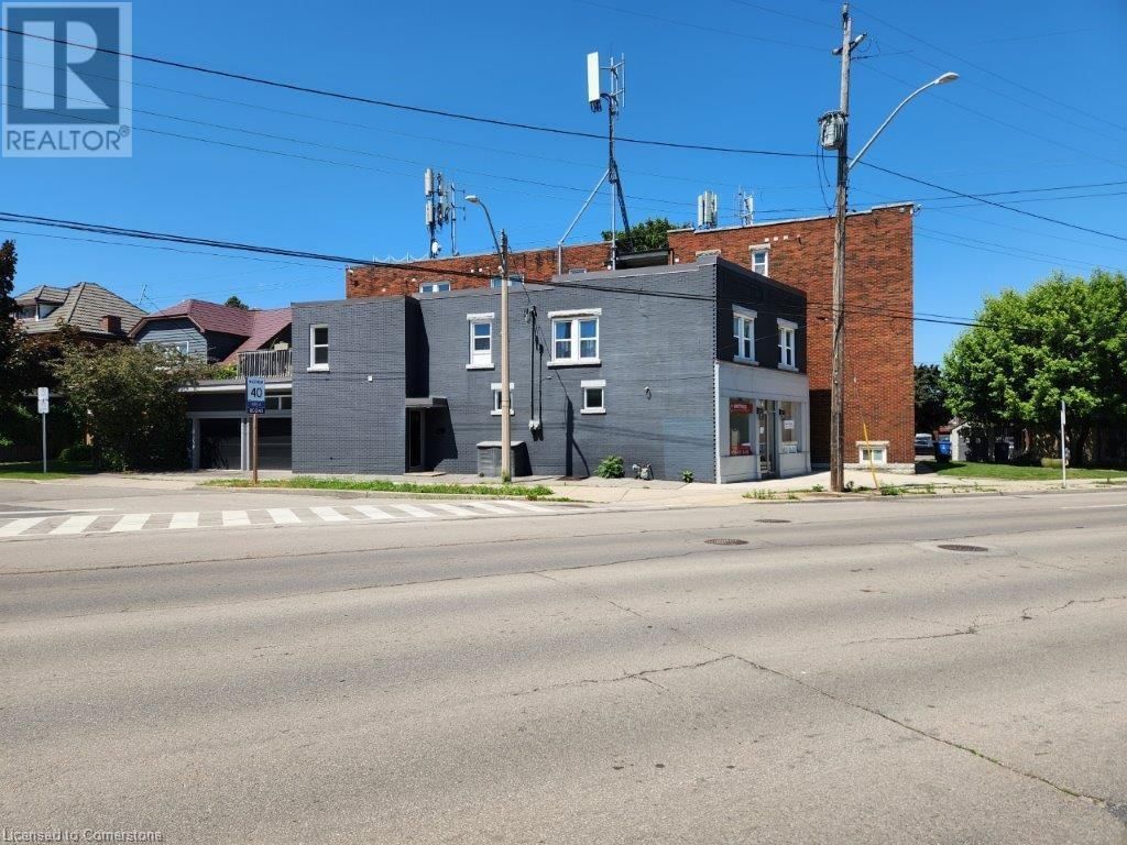 1548 KING Street E Image 3