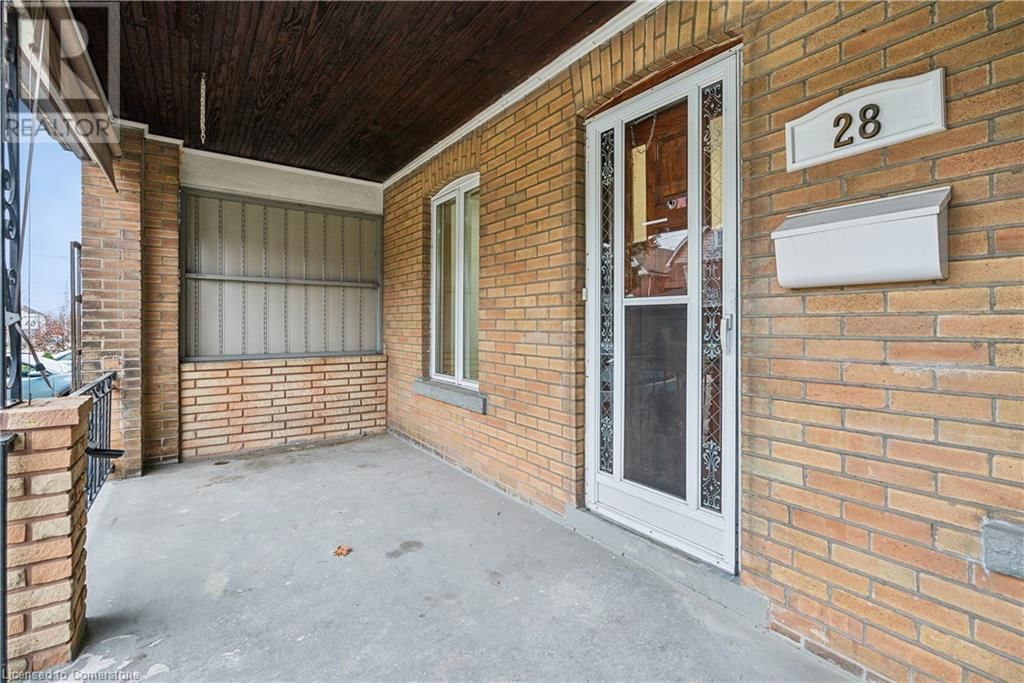 28 CONNAUGHT Avenue N Image 3