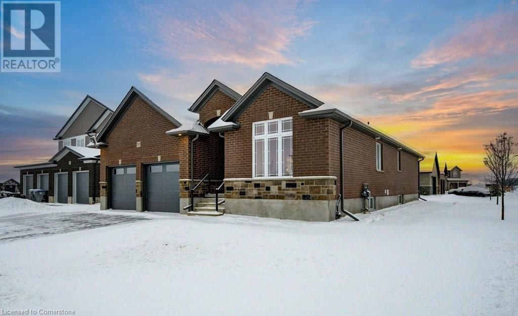 705 HOLLINGER DRIVE SOUTH Image 2