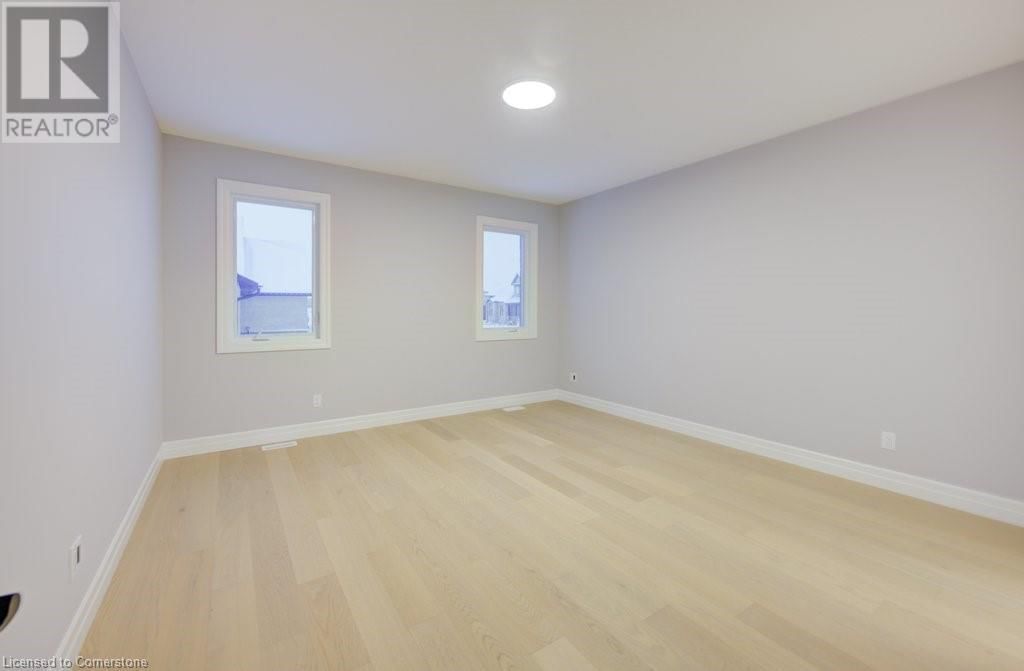 705 HOLLINGER DRIVE SOUTH Image 21