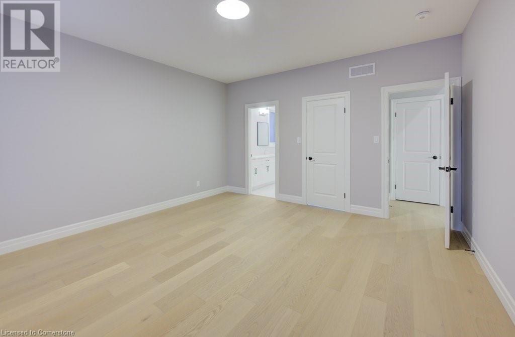 705 HOLLINGER DRIVE SOUTH Image 22