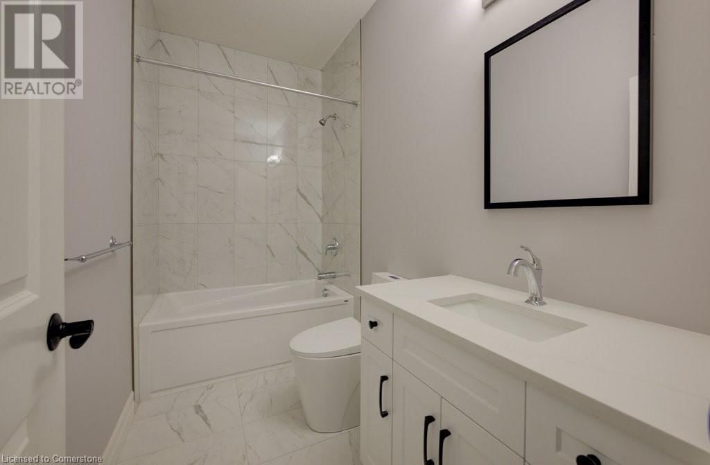 705 HOLLINGER DRIVE SOUTH Image 30