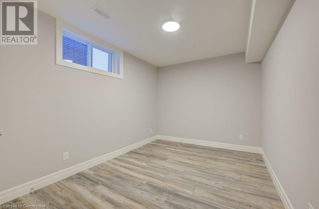 705 HOLLINGER DRIVE SOUTH Image 43