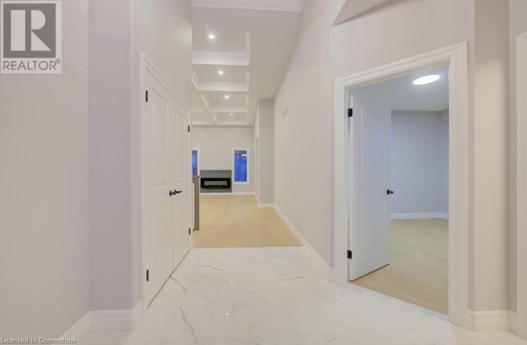 705 HOLLINGER DRIVE SOUTH Image 5