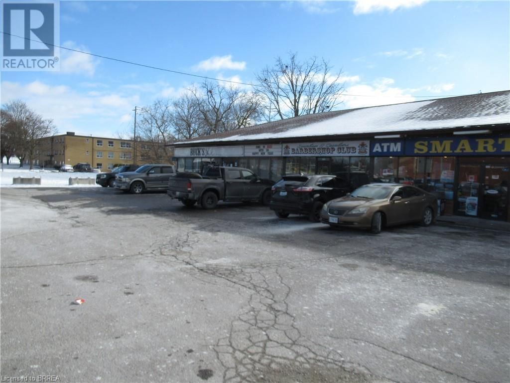 541 COLBORNE Street E Image 3