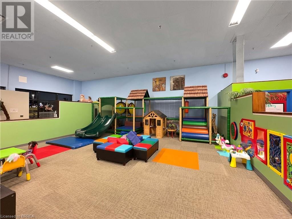 603 COLBORNE STREET Image 12
