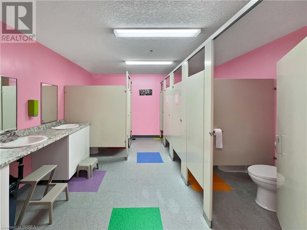 603 COLBORNE STREET Image 30