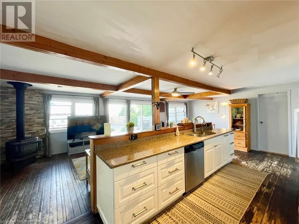 5 HASTINGS DRIVE Image 14
