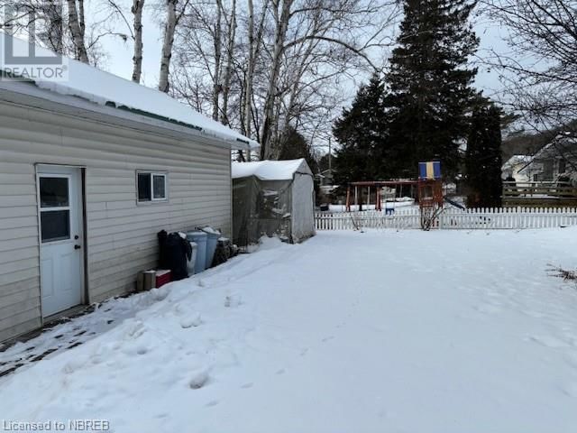 262 LEONARD Street Image 10