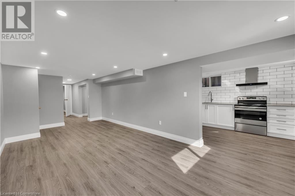 143 HIGHRIDGE Avenue Unit# lower Image 6