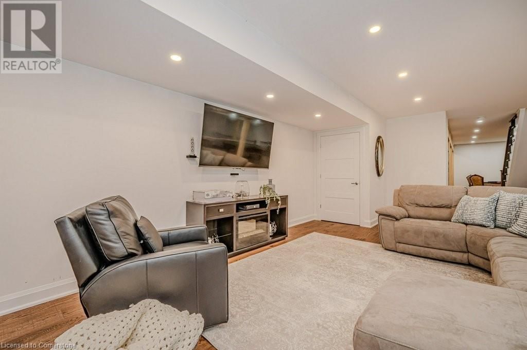 1354 1 SIDE ROAD Image 38