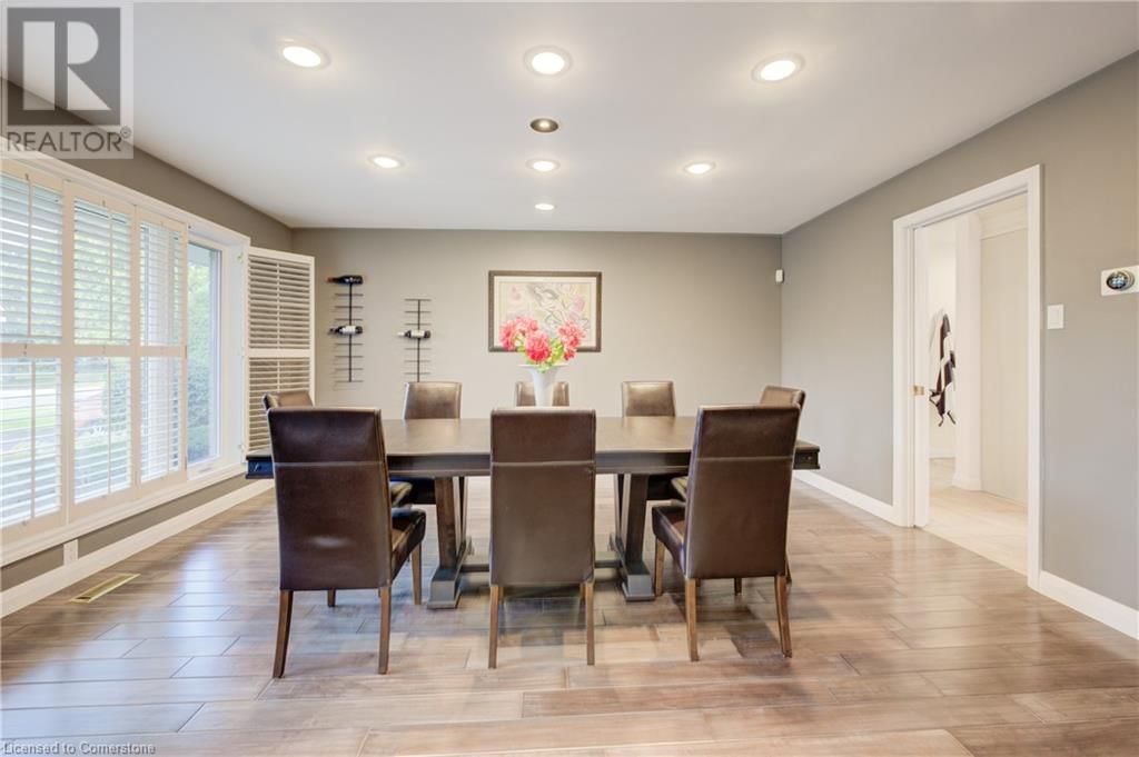 587 MANORWOOD COURT Image 11