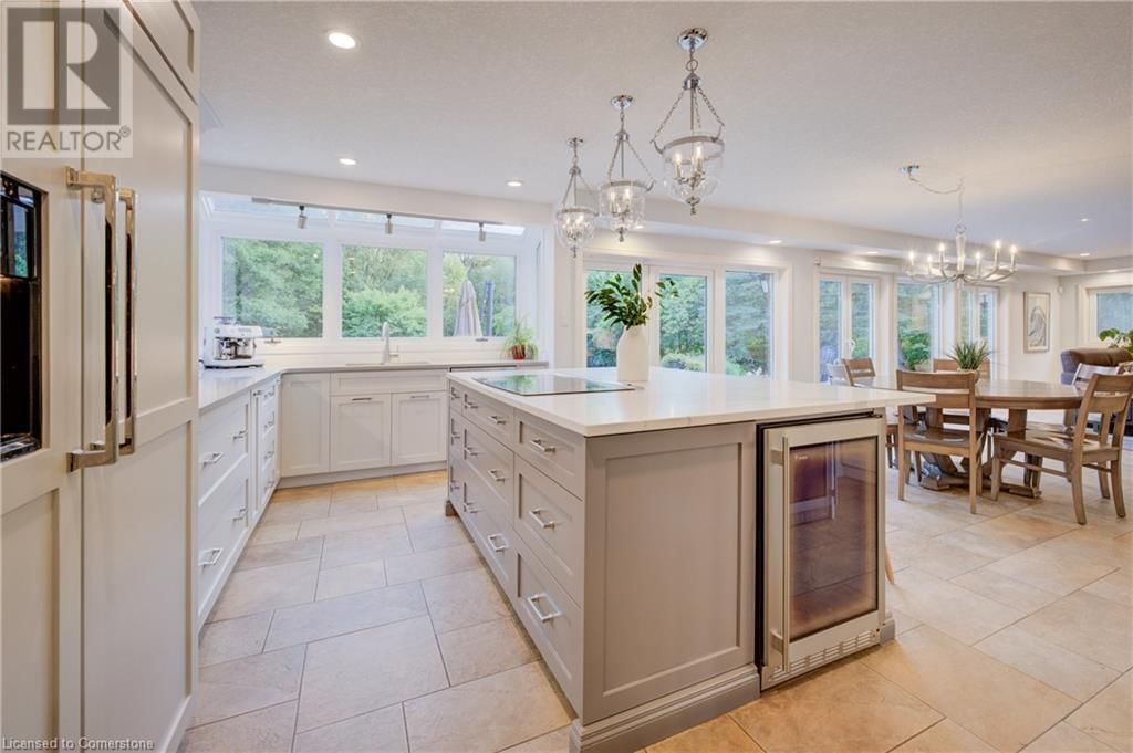 587 MANORWOOD COURT Image 17