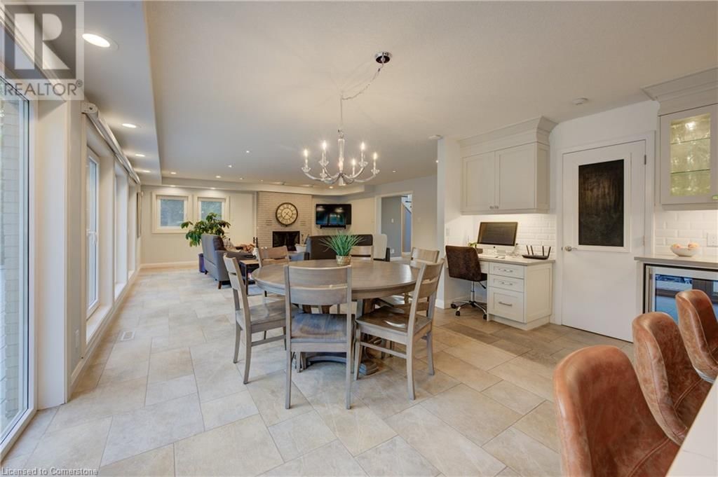 587 MANORWOOD COURT Image 22