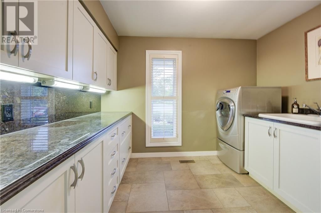 587 MANORWOOD COURT Image 23