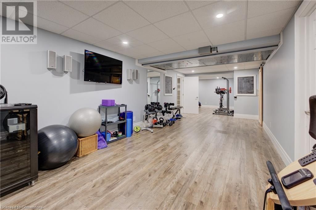 587 MANORWOOD COURT Image 34